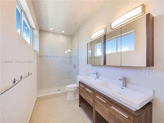 7701 SW 95th Ter #1 — Photo 9