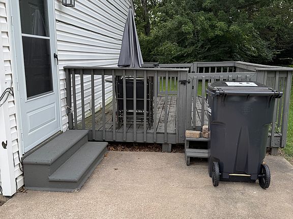 3rd image of 801 Ridgeway Ave