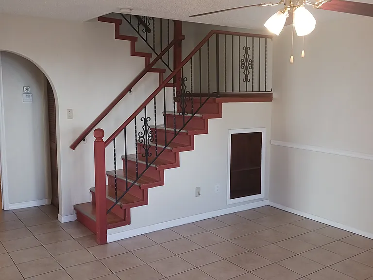 2093 Oak Meadow Cir — Photo 4