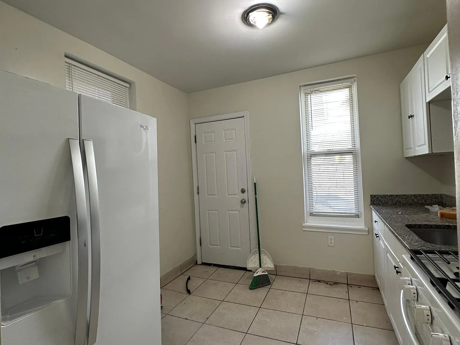 3 bed, 1124 sqft, $1,600 — Photo 3