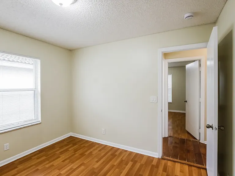 4192 SW 32nd Way — Photo 8