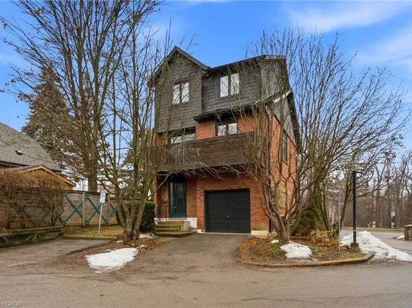 1983 Main St W #15, Hamilton, ON L8S 4R3