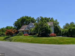11061 Tottenham Ln, Reston, VA 20194