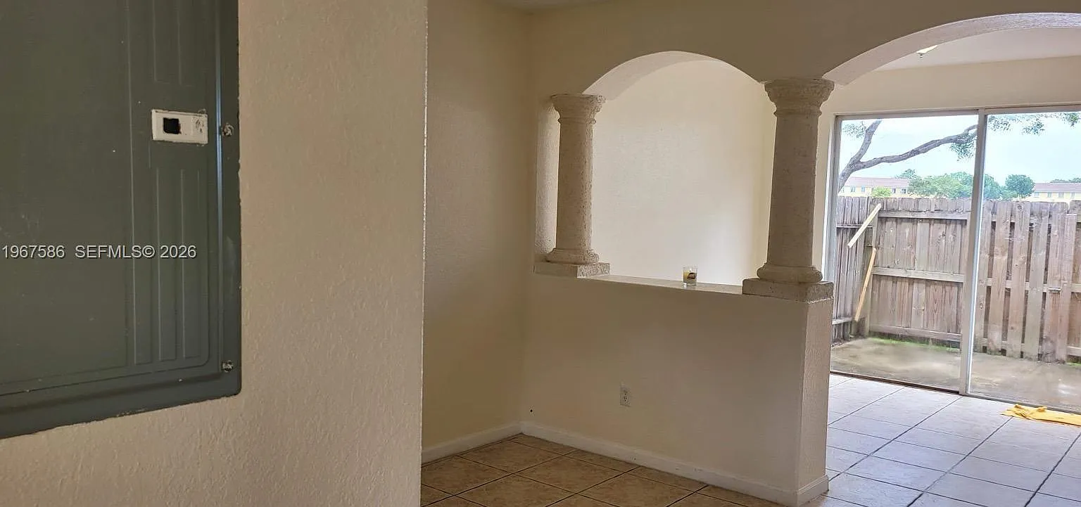 Shoma Townhomes At Keysco — Photo 2