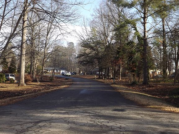 5th image of 7701 Newsome Ct