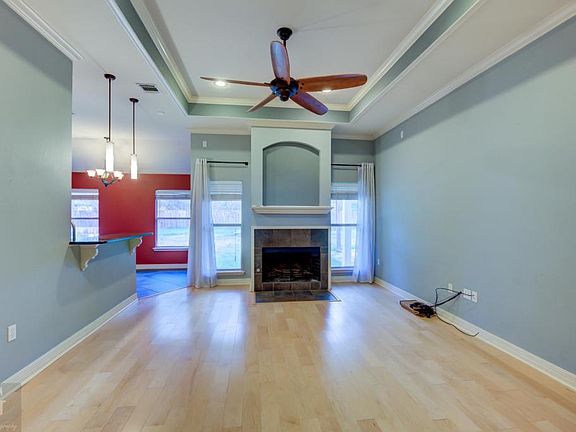 4th image of 407 Whitefield Ct