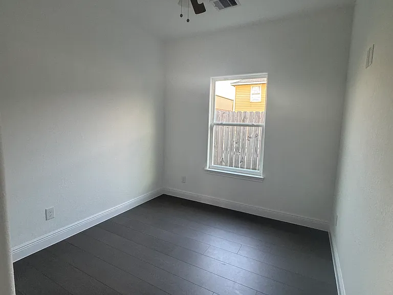 8001 Buchanan St #B — Photo 10