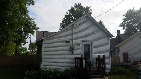 2nd image of 1809 S Chilson St