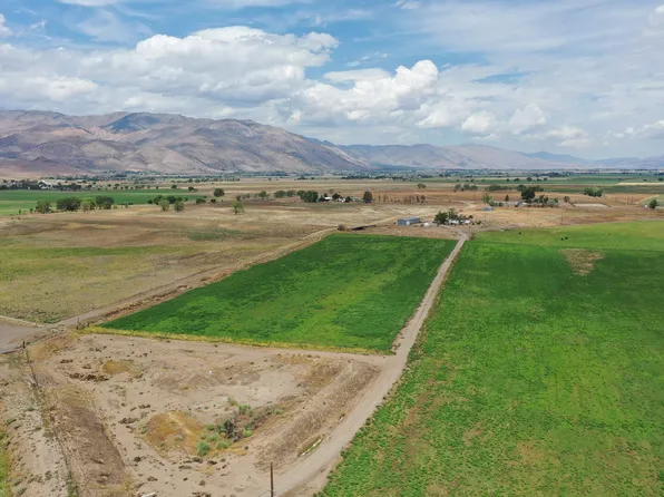 56 Canal Rd, Wellington, NV 89444