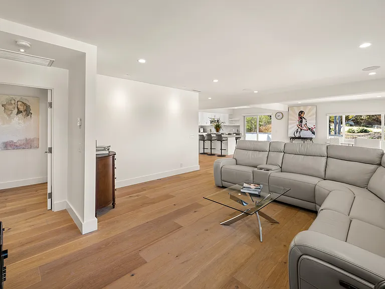 813 E Anapamu St #Penthouse B — Photo 22