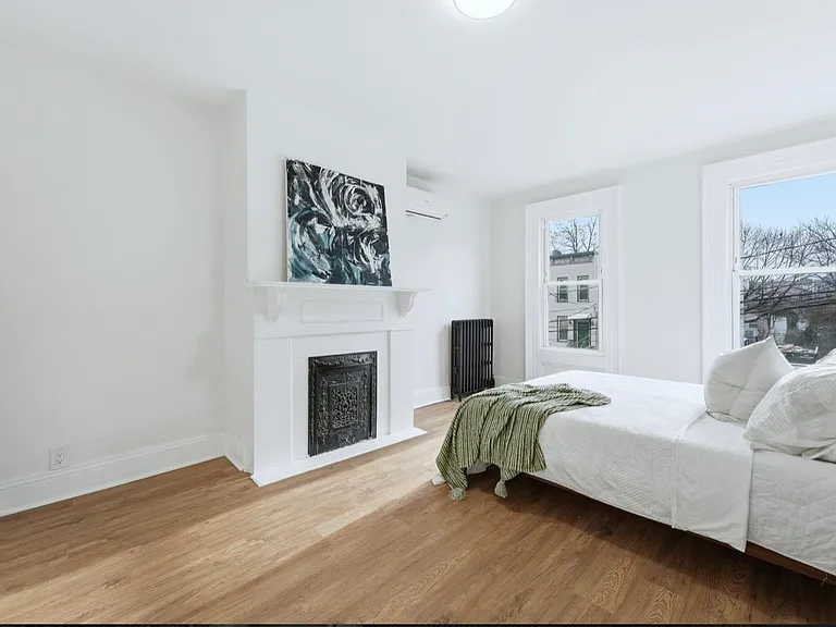 114 Oak St #1 — Photo 8
