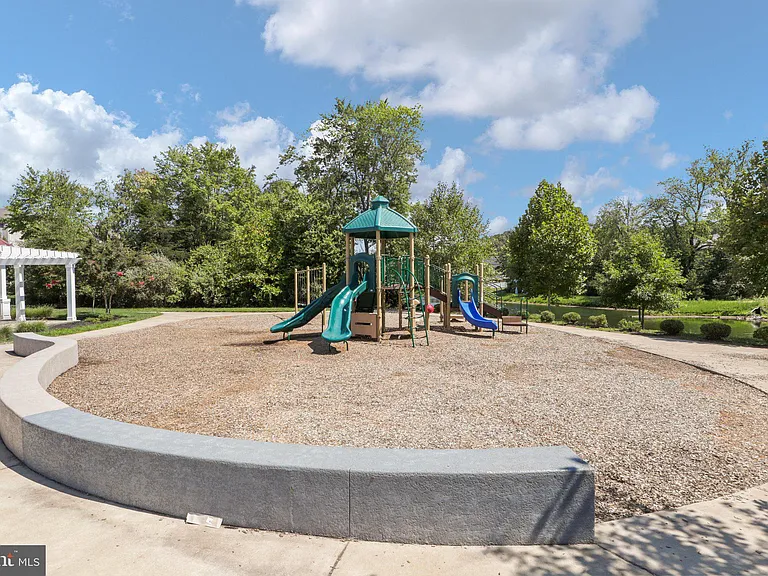 10739 Hinton Way — Photo 29