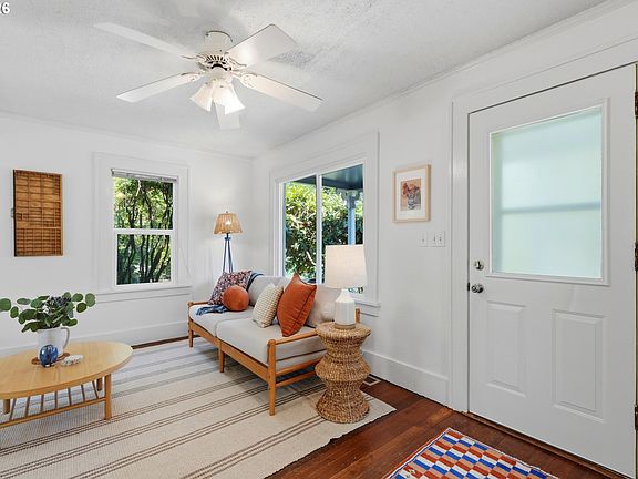 5th image of 3918 SW Cullen Blvd