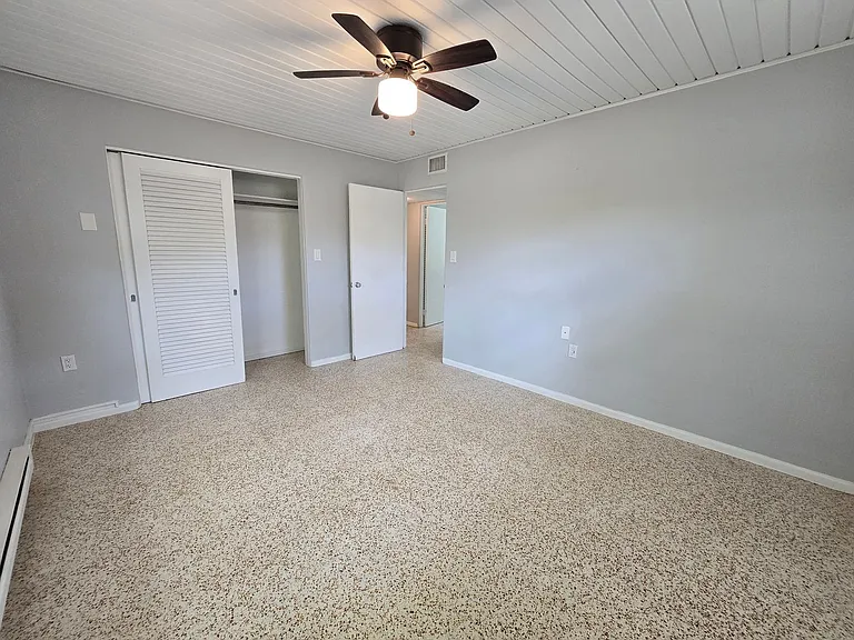 6346 Beechwood Ave — Photo 12