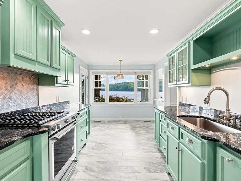 253 Lakeview Dr — Photo 42