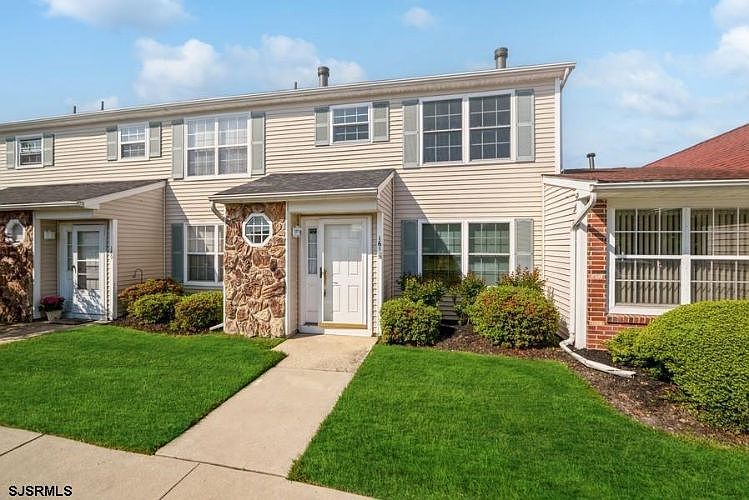 1st image of 161 London Ct
