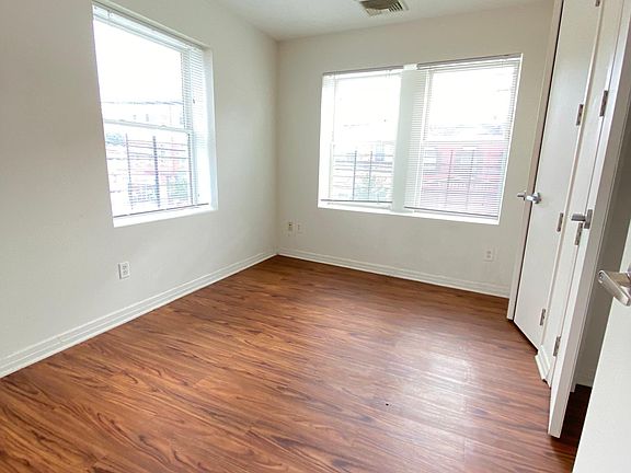 5th image of 1 Scarboro Ave #2