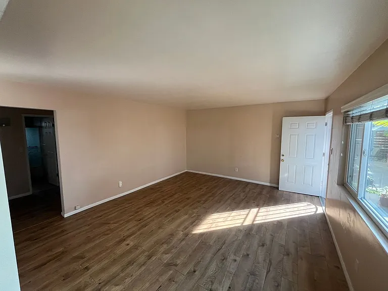 4352 Texas St — Photo 5