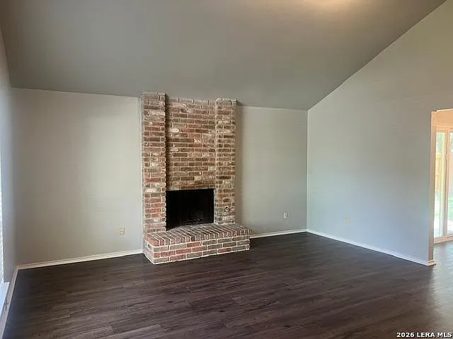 3 bed, 2.0 bath, 1340 sqft, $1,700 — Photo 3