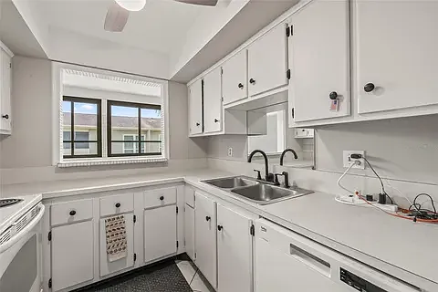 416 Windrush Bay Dr — Photo 11