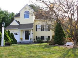 54 Palomino Dr, Franklin, MA 02038