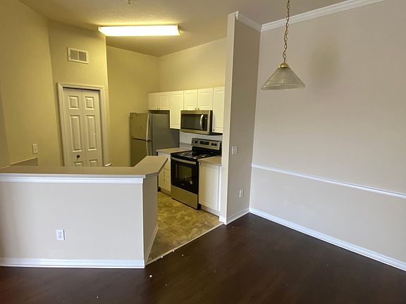 Dining Room & Kitchen