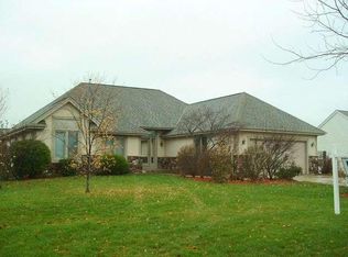 8817 S 89th St, Franklin, WI 53132