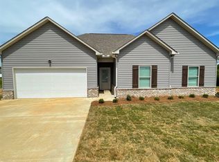 70 Keswick Dr, Eastaboga, AL 36260