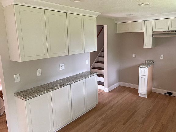 4th image of 2409 Sherwin Dr