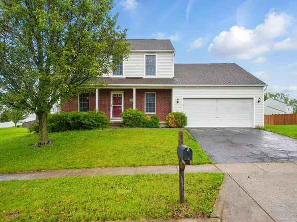 1054 Oxford Dr N, Pataskala, OH 43062