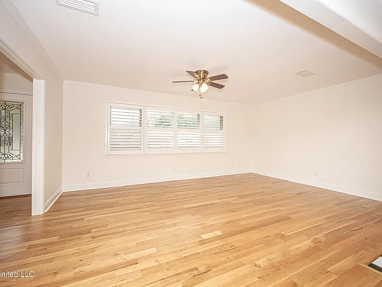 1107 Le Badine Ct — Photo 7