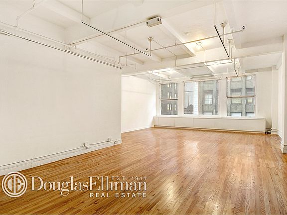 4th image of 28 W 38th St APT 10E