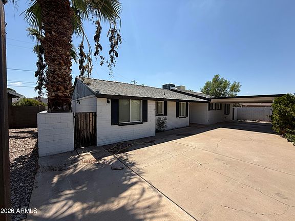 3rd image of 815 E CAVALIER Drive