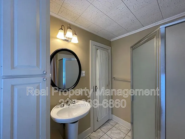 755 Arlington Ave — Photo 17