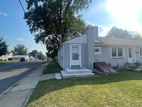 3rd image of 1003 Georgia Ave