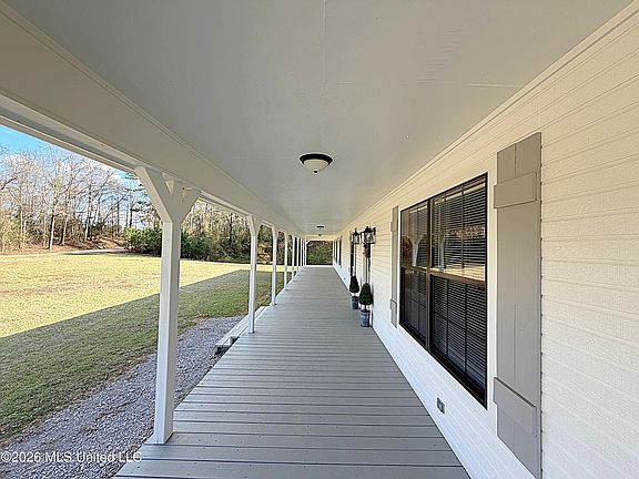 2nd image of 2333 Comans Rd