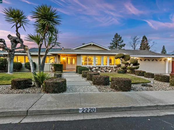 2220 Loch Ln, Walnut Creek, CA 94598