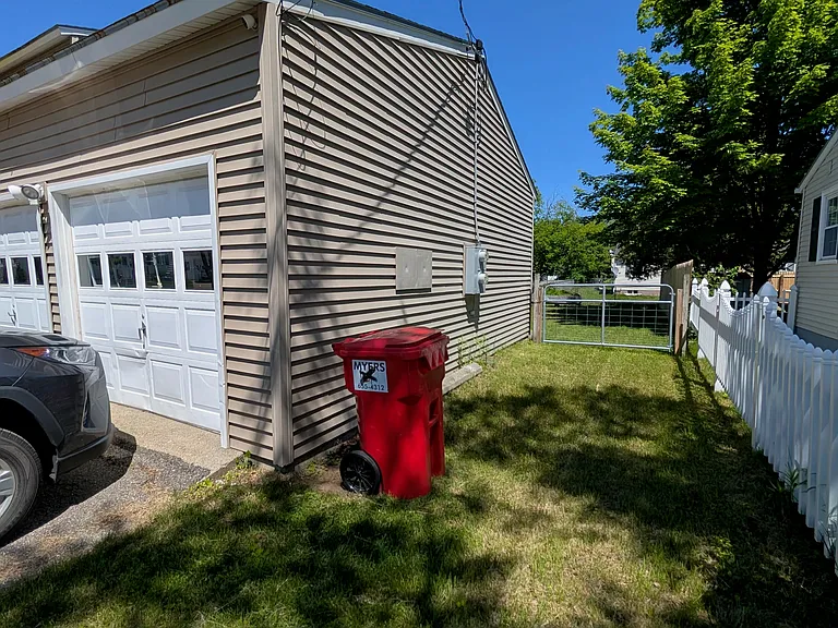 57 Clover Ln #1 — Photo 26