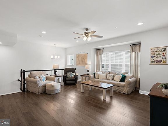5th image of 1505 Witchhazel Cir