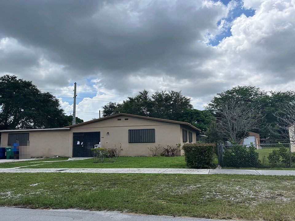 2nd image of 1910nw163rd Street Rd