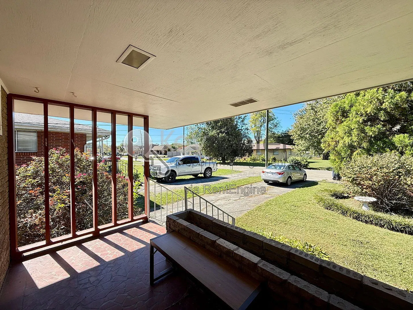 2 bed, 1.0 bath, 918 sqft, $1,200 — Photo 3
