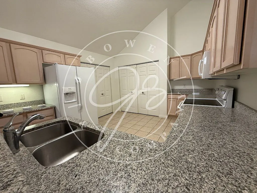 Building Photo - 10852 Fox Cove Dr