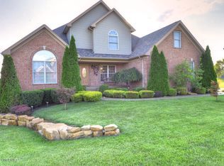 2604 Stonefield Ln, La Grange, KY 40031