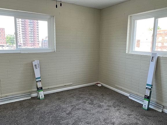3rd image of 220 E Cook St #2