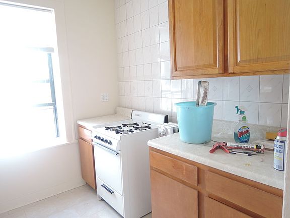 3rd image of 2146 29th St APT D3