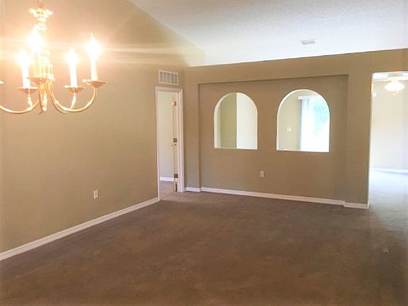 3rd image of 104 King Arthur Ct