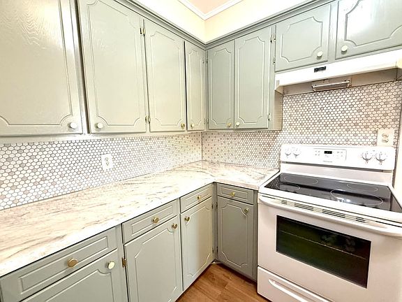 5th image of 1329 Hargrove St