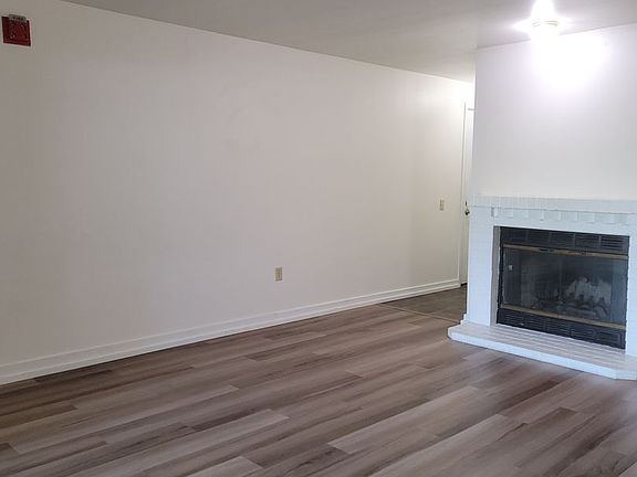 4th image of 6700 NE 182nd St APT B107
