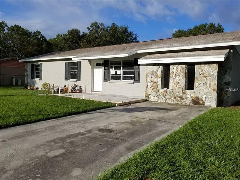 1st image of 2011 Live Oak Dr