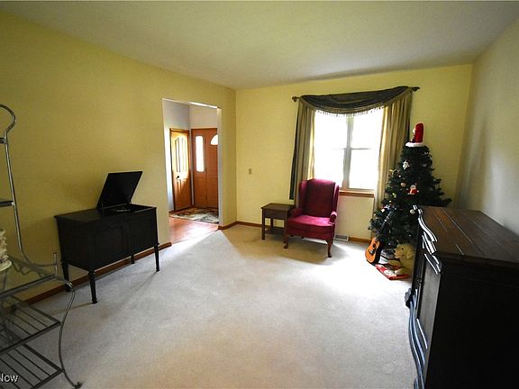 5th image of 26977 Valeside Ln